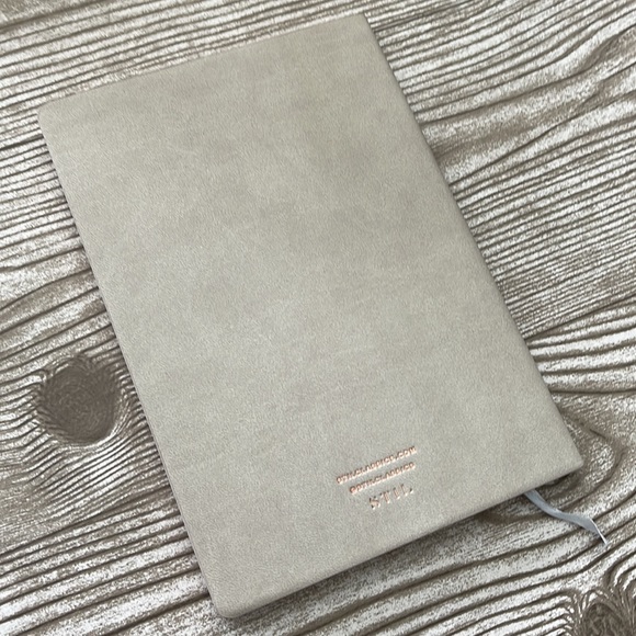 NWOT STIL Planner - Weekly Undated Planner - Picture 3 of 6